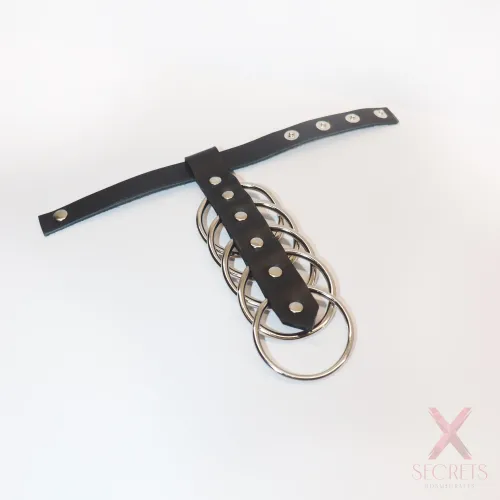 CBT MULTIANILLO EN ACERO Y CUERO CON ANCLAJE ESCROTAL CBT MULTIANILLO EN ACERO Y CUERO CON ANCLAJE ESCROTAL