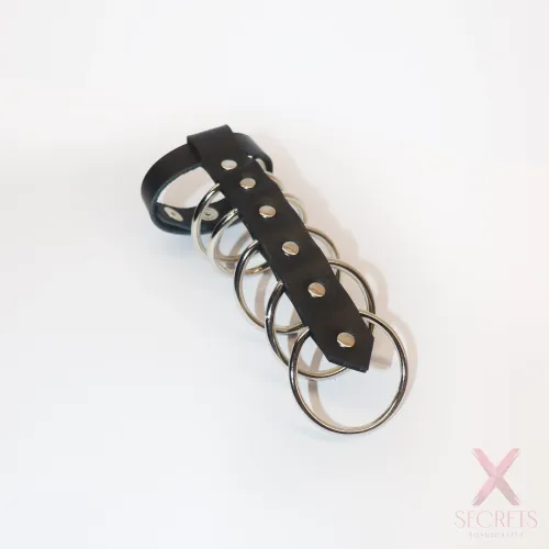 CBT MULTIANILLO EN ACERO Y CUERO CON ANCLAJE ESCROTAL CBT MULTIANILLO EN ACERO Y CUERO CON ANCLAJE ESCROTAL