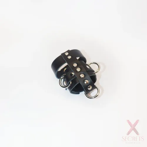 ARNES CBT DE CUERO CON SEPARADOR TESTICULAR Y ANCLAJES D-RING ARNES CBT DE CUERO CON SEPARADOR TESTICULAR Y ANCLAJES D-RING