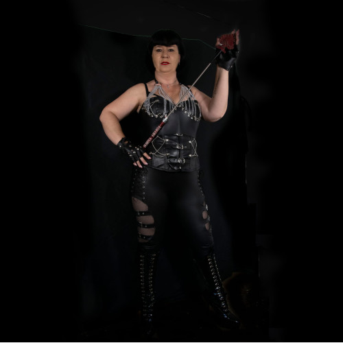 FUSTA DOMINA AMANDA FUSTA DOMINA AMANDA