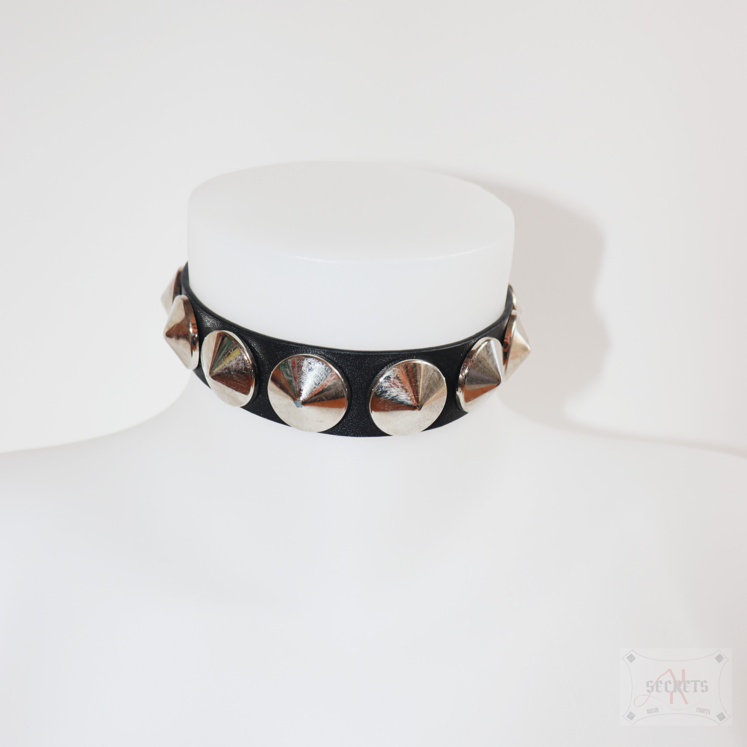 COLLAR WIDE SPIKERS
