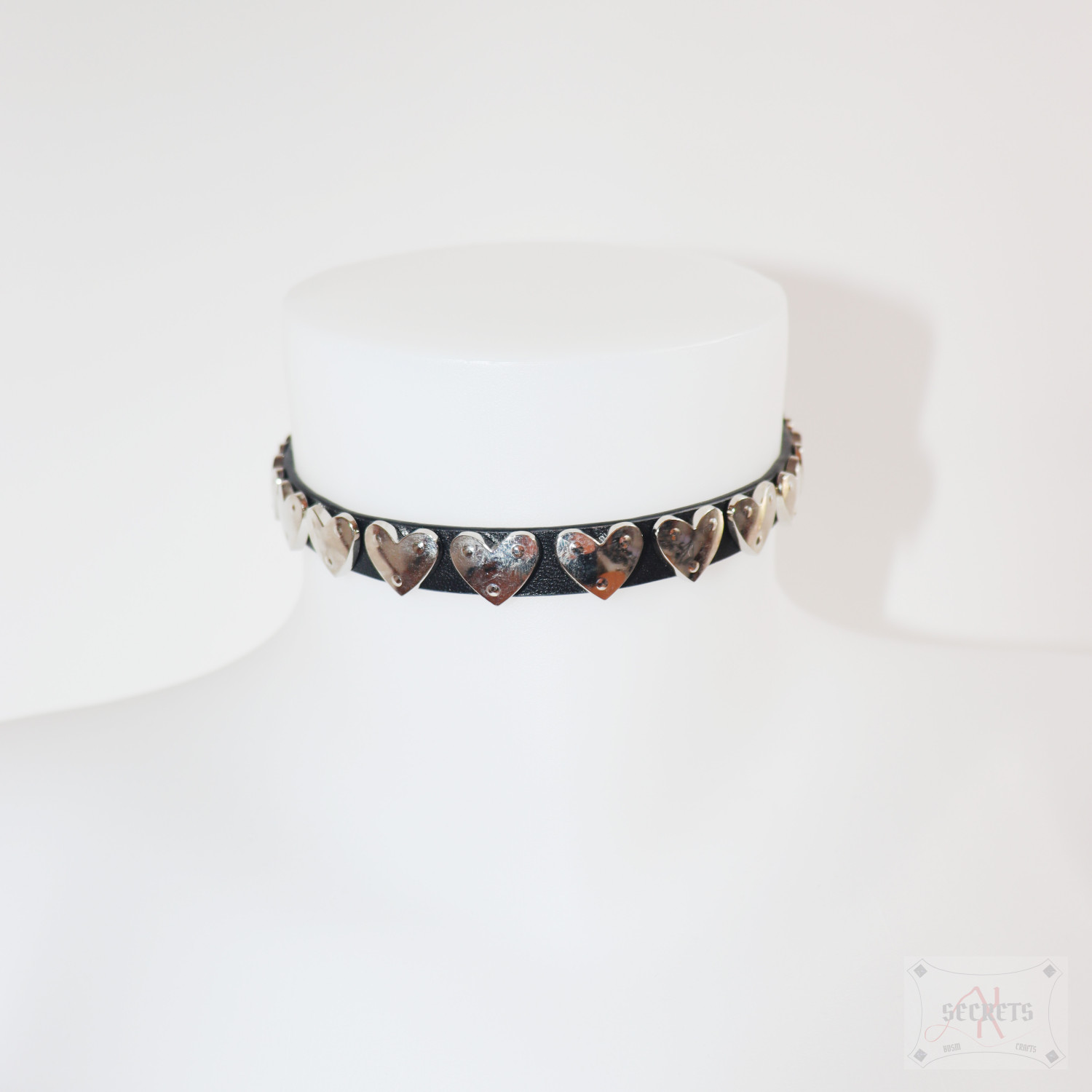 COLLAR LOVES