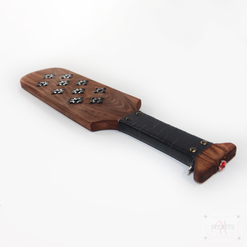 PALA DE MADERA CON CLAVOS PALA DE MADERA CON CLAVOS