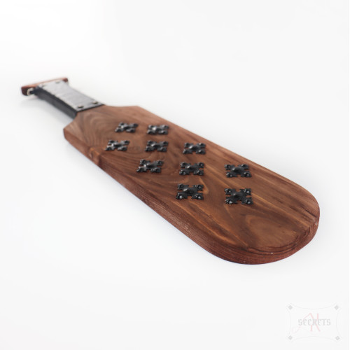 PALA DE MADERA CON CLAVOS PALA DE MADERA CON CLAVOS