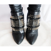 Accesorio de Ballbusting en Cuero con Spikes