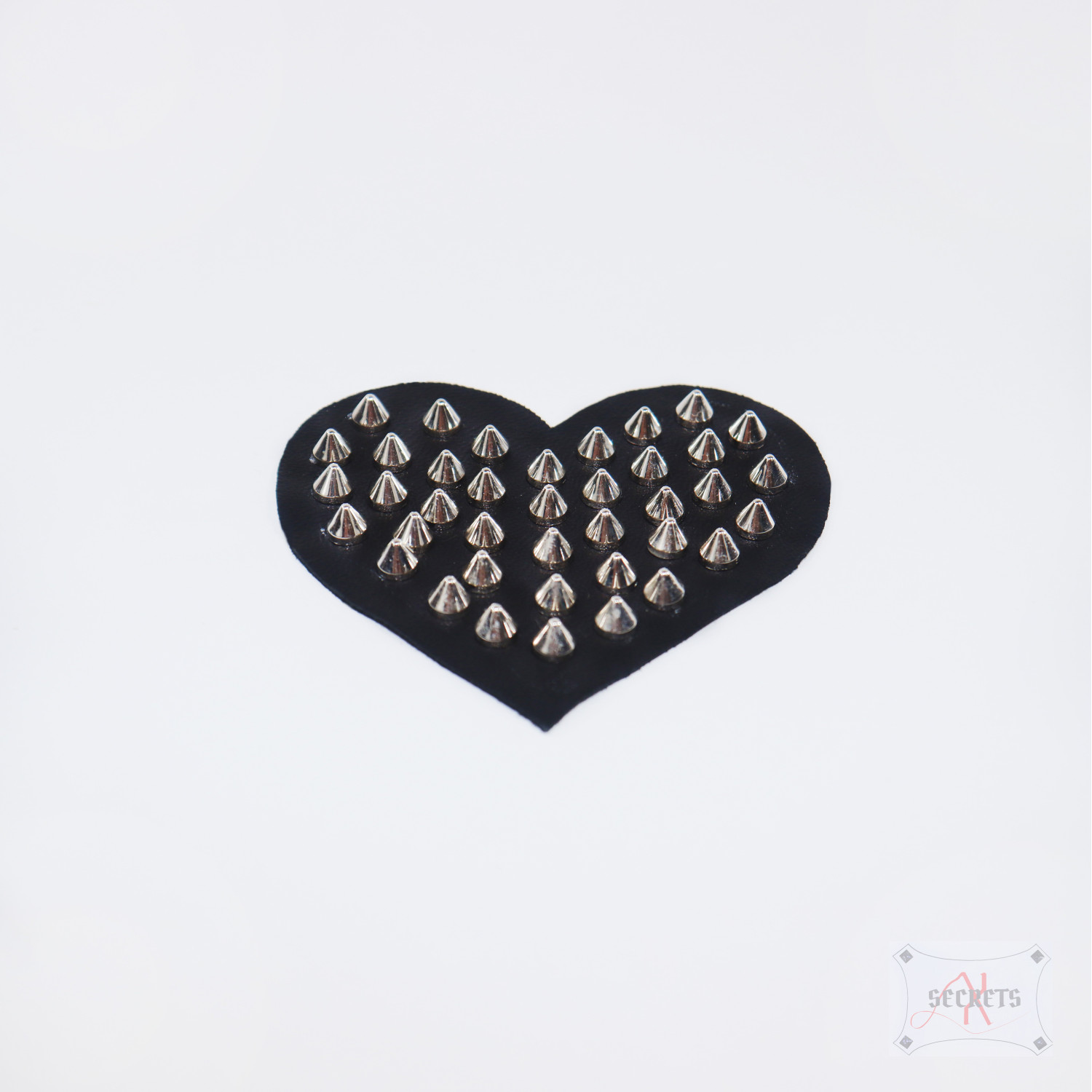 PEZONERA HEART OF SPIKES