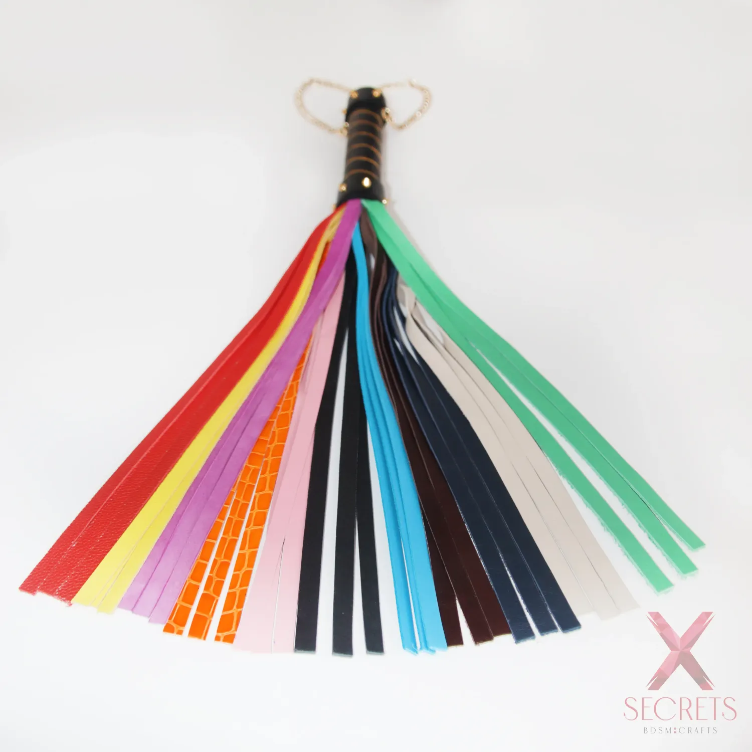 FLOGGER DE CUERO EDICIÓN LIMITADA "ORGULLO" (Sólo 10Uds) CON DETALLES EN ORO