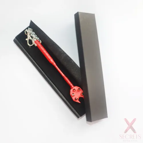 Llavero de Cuero con Mini Fusta 'Devil' Llavero de Cuero con Mini Fusta 'Devil'