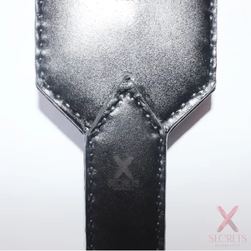 PALA DE SPANKING BDSM EN CUERO CON PINCHOS (Costura Artesanal) PALA DE SPANKING BDSM EN CUERO CON PINCHOS (Costura Artesanal)