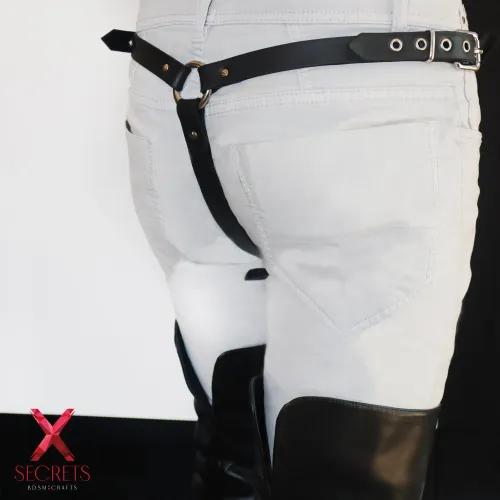 ARNÉS STRAP-ON CLÁSICO DE CUERO GENUINO PARA DILDO