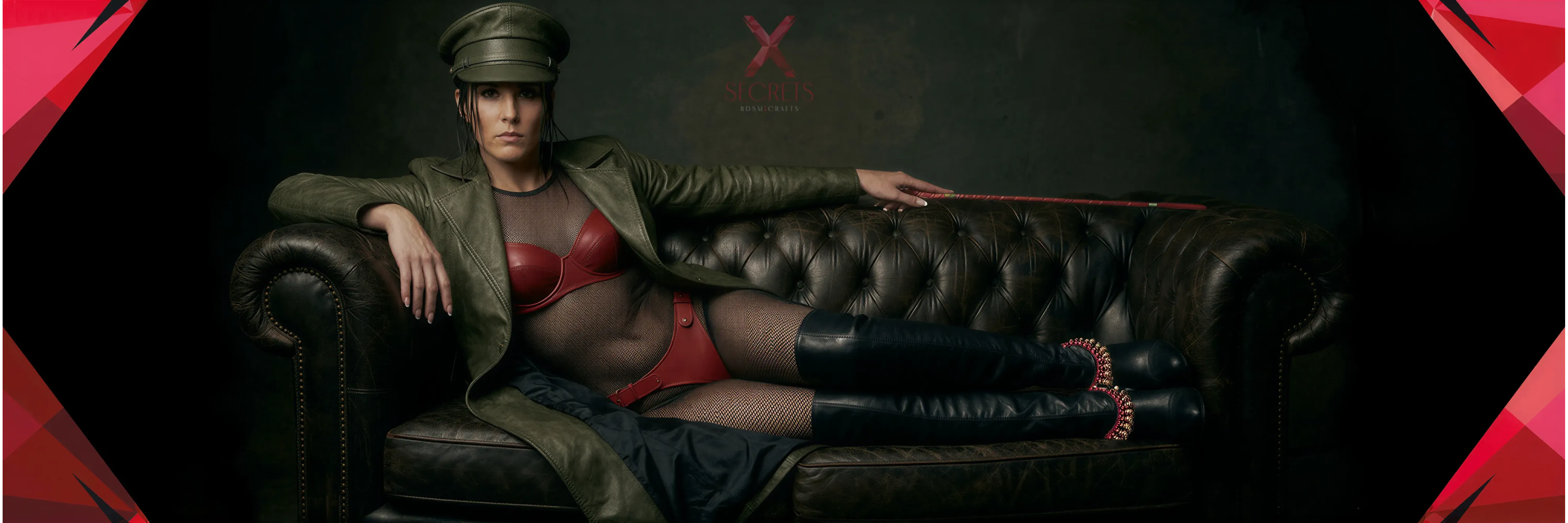modelo-espuelas-lenceria-x-secrets-bdsm-crafts